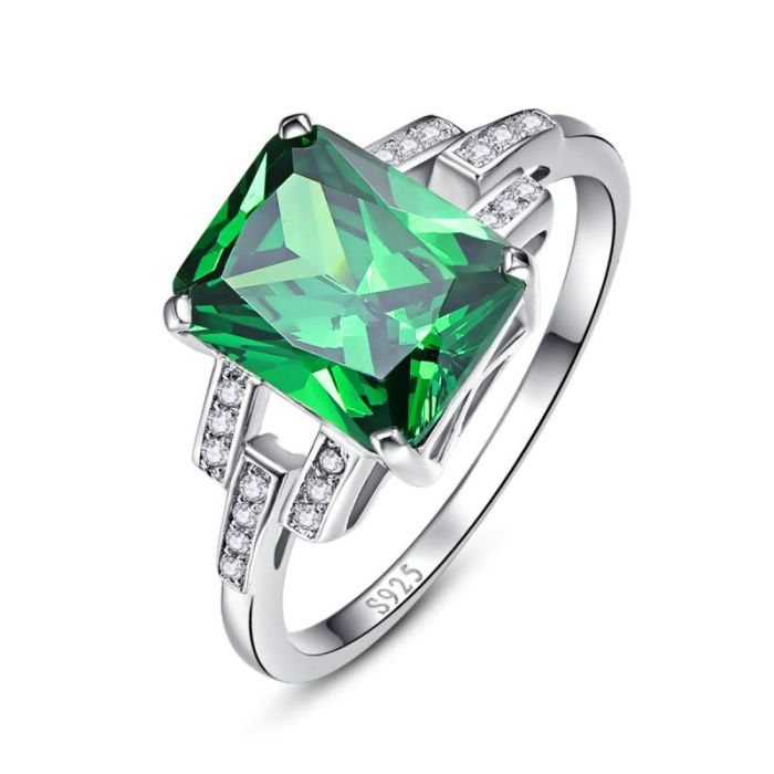 Smaragdový prsten se zirkony 925/1000  