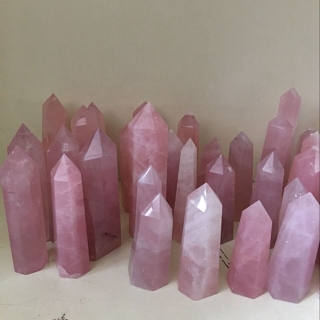 Růžový přírodní krystal 4-5cm