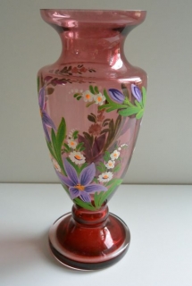 Váza s květy, ručně malované sklo - kulatá RŮŽOVÁ