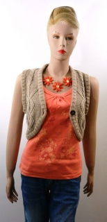 Béžová krátká pletená vesta