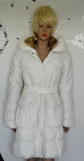 Bílý zimní kabát