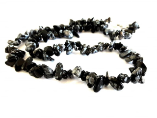 Obsidian vločkový (sněžný) náhrdelník sekaný krátký